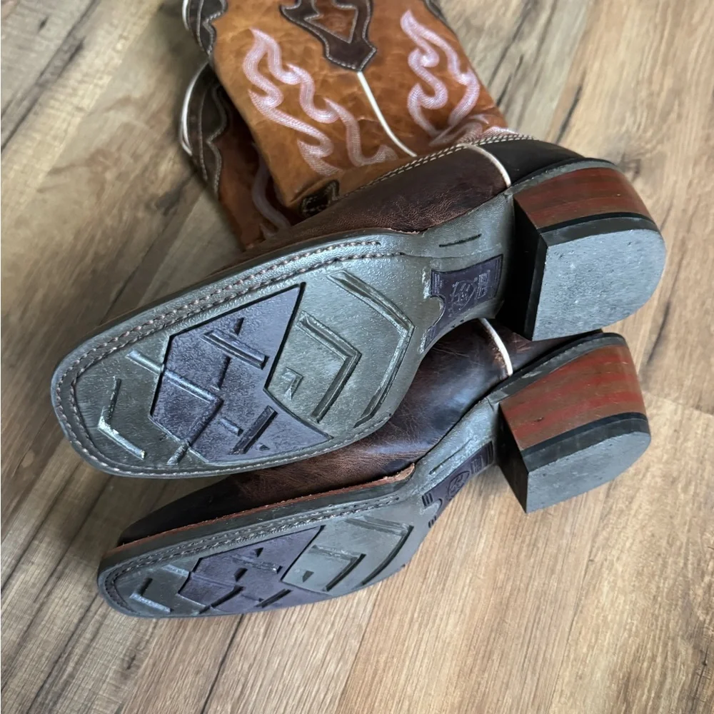 Ariat Two-Tone Western Boots - Picture 4 of 5